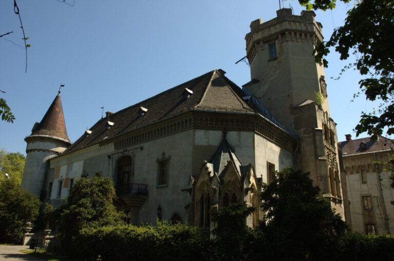 Carei: Castelul Károlyi și parcul dendrologic, fotografia 4